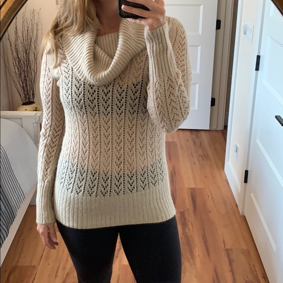 DKNY Sweater - Picture 4 of 7